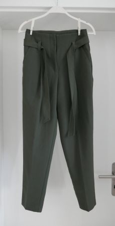 Stoffhose olivgrün Gr. 34, neu