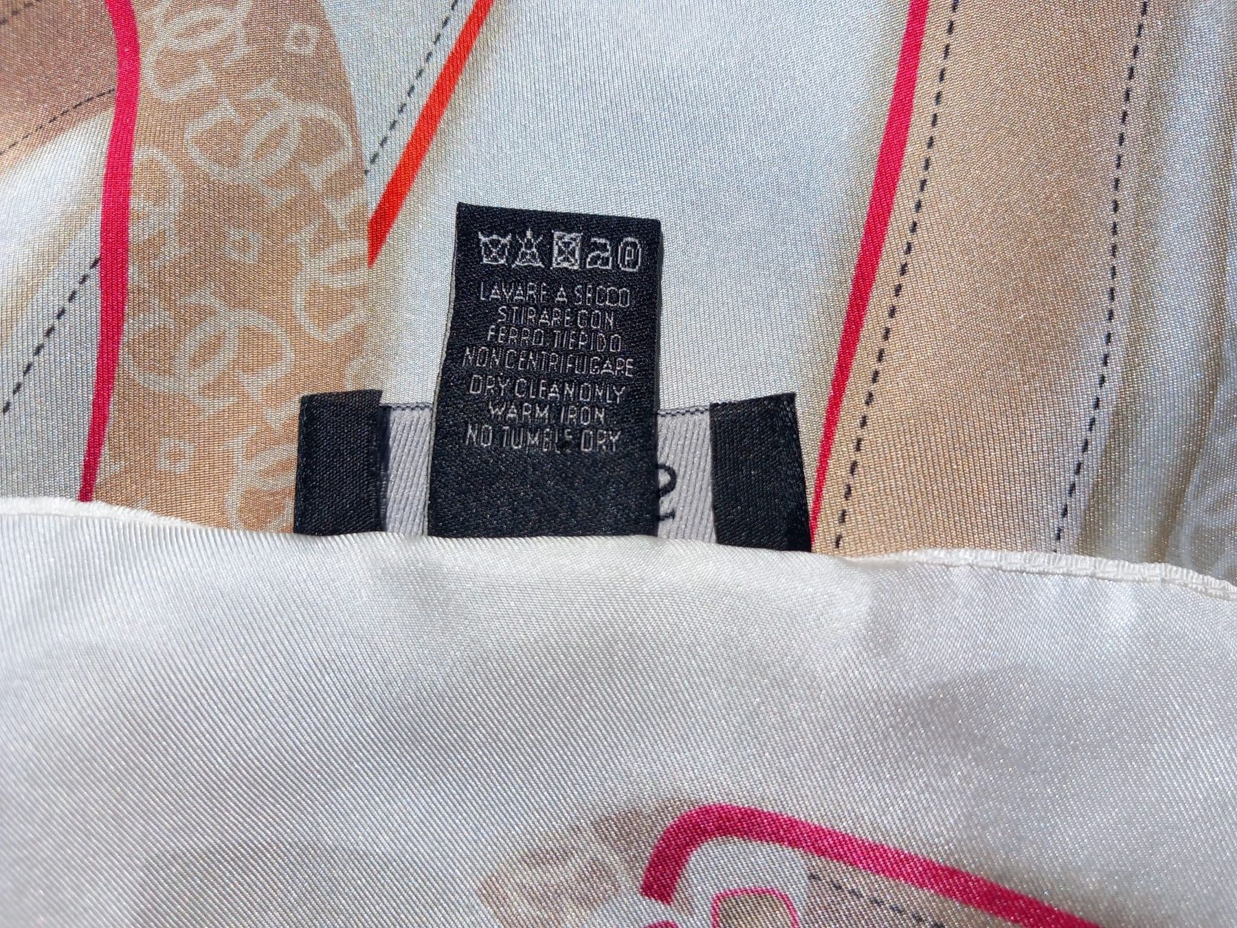Guess Foulards, Tücher & Schals: Seiden Tuch von Guess 50/50 cm – Gebraucht aus Winterthur von Jopf1 4