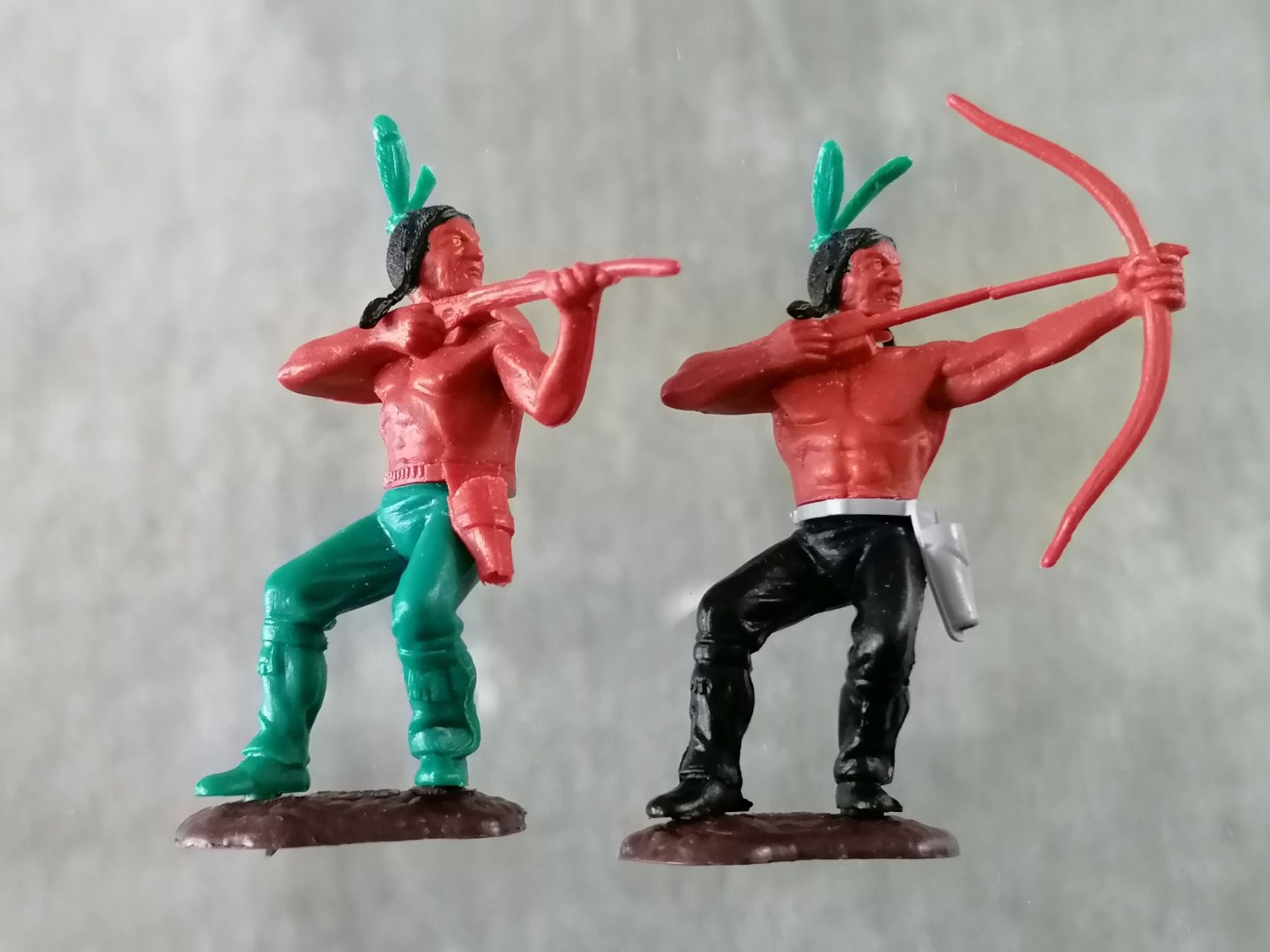 Timpo Figuren: Timpo Toys - Indianer 2 Stk. – Gebraucht aus Basel von vintagecollector 1