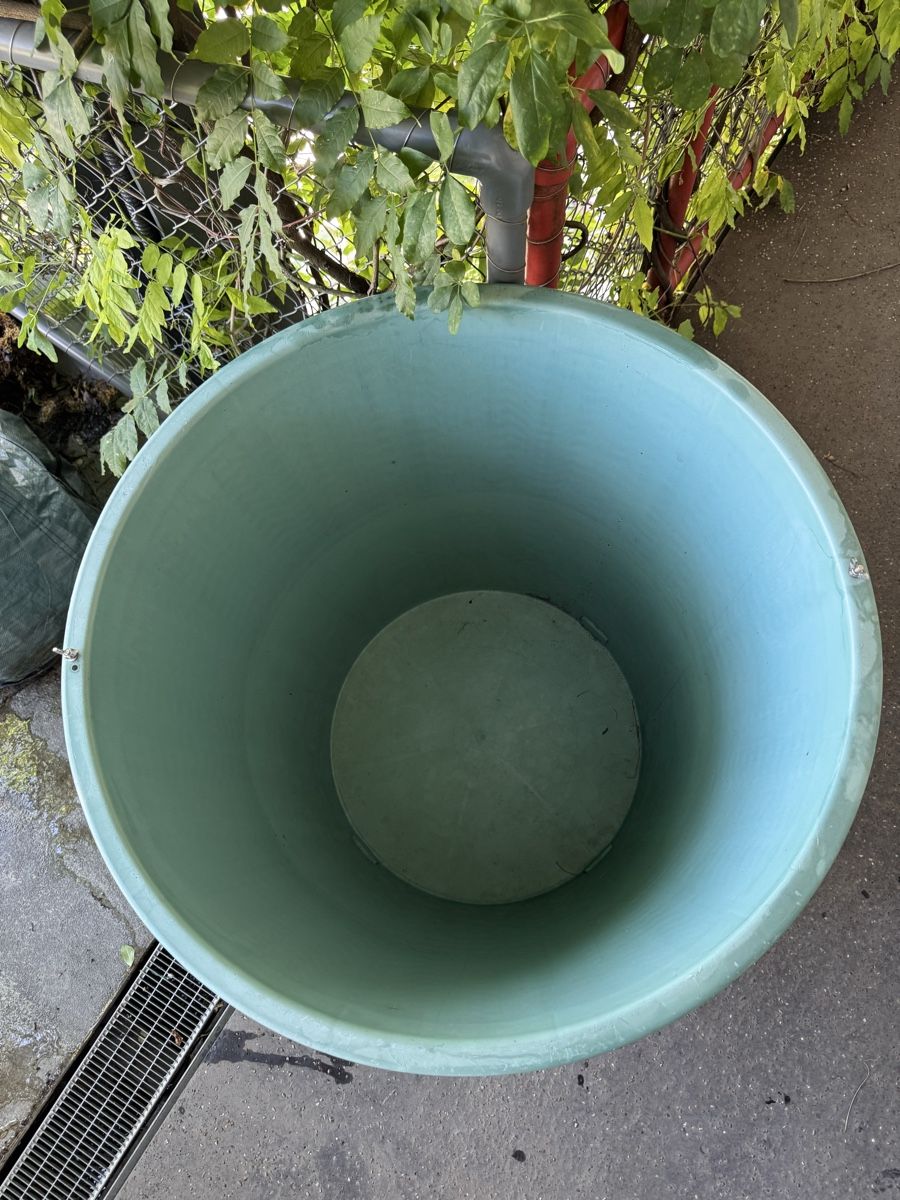 Humidifier & Arroser: Kunststoff-Fass mit Deckel – D'occasion à Dübendorf par Mavobu 1