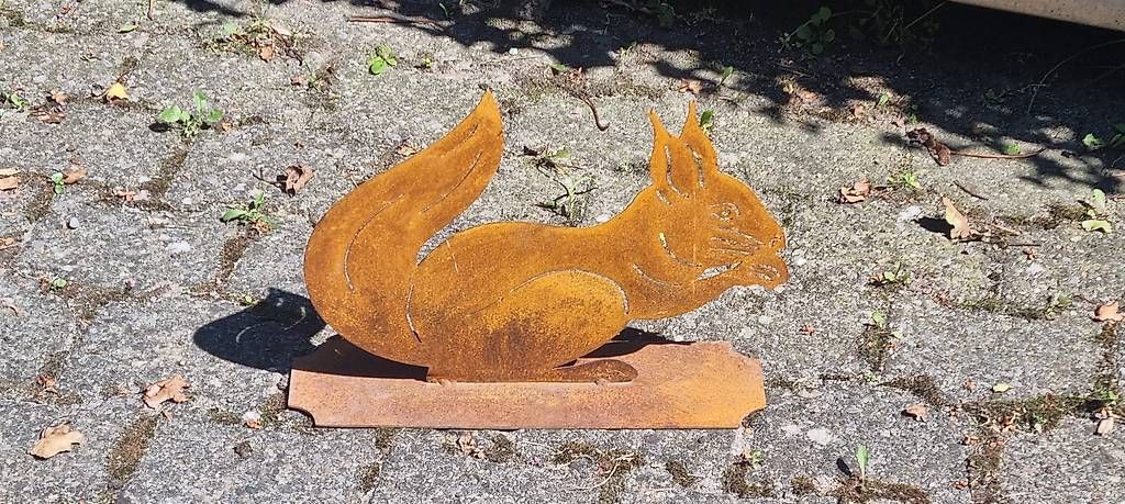 Figuren: Gartendeko Eichhörnchen – Gebraucht aus Bünzen von allesmeier 1
