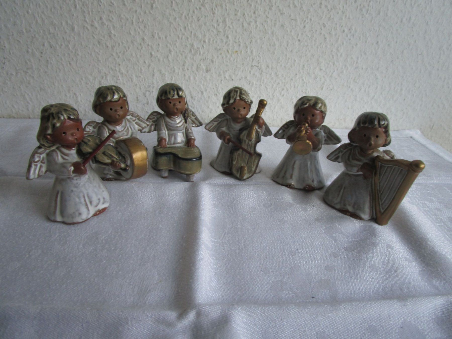 Statuette: 6 Musik Engel Keramikfiguren – Usato da Binningen venduto da tempipassati