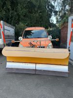 Toyota Land Cruiser mit Schneepflug