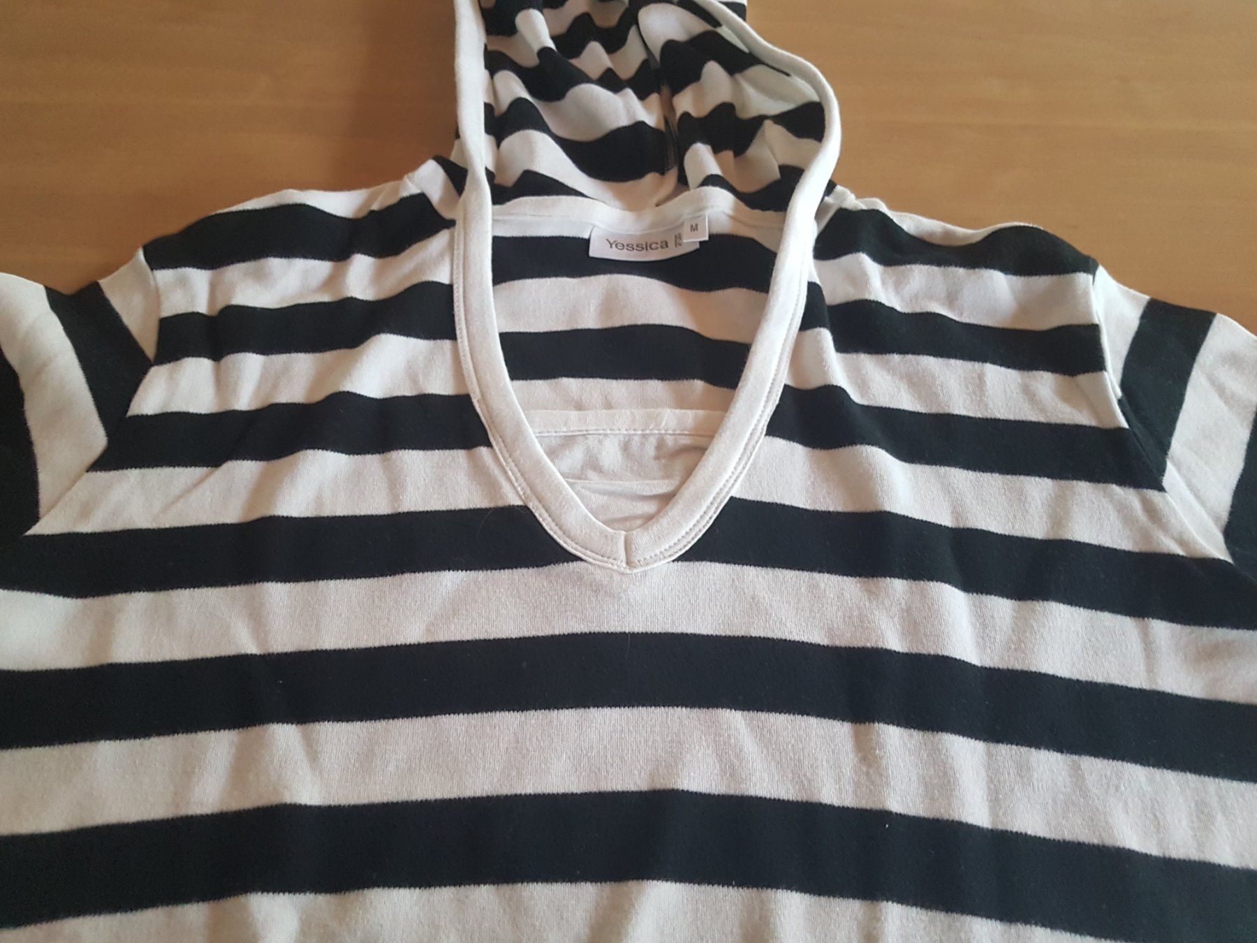 C&A Maglioni & Felpe: Pull marinière avec capuchon taille M marque C&A 100% coton – Usato da Villiers venduto da san_jn5w 1