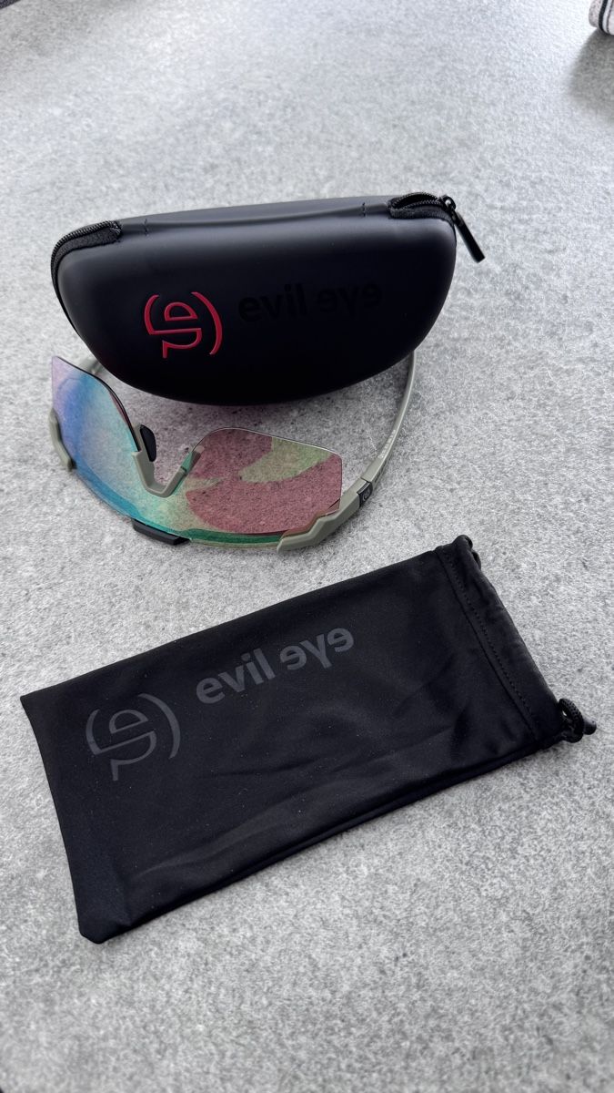 Occhiali & Lenti: Sportbrille Evil Eye mit Etui – Nuovo (secondo la descrizione) da Nendeln venduto da Migmar 1