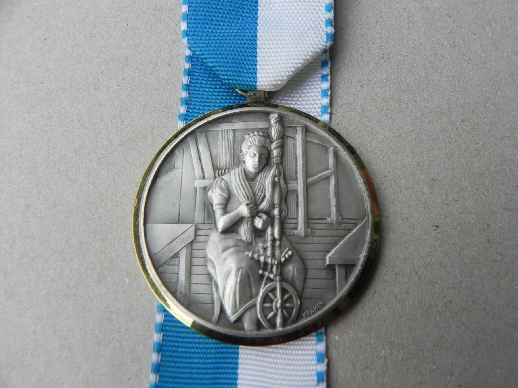 Medaglie: Medaille Abzeichen Faden Spinnen Kramer – Usato da Siebnen venduto da krimsie