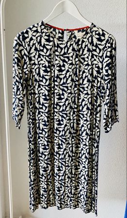 Holly & Whyte Viskose Kleid / Robe Blätterprint Gr.42 🌿