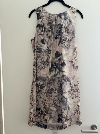 Sommerkleid Gr. 42 - Blumendruck - Elegant & Leicht
