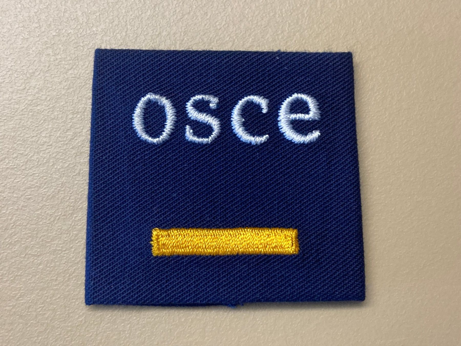 Schweizer Armee Placchette & Badge: Patte OSCE Einsatz (Gefreiter) - Schweizer Armee – Usato da Brütten venduto da Hst1