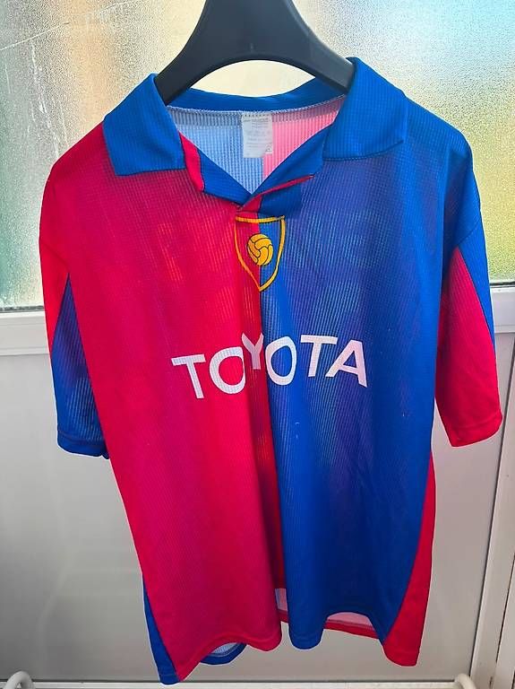 Leibchen & Hosen: FC Basel Trikot Gimenez – Gebraucht aus Basel von ant_pss2