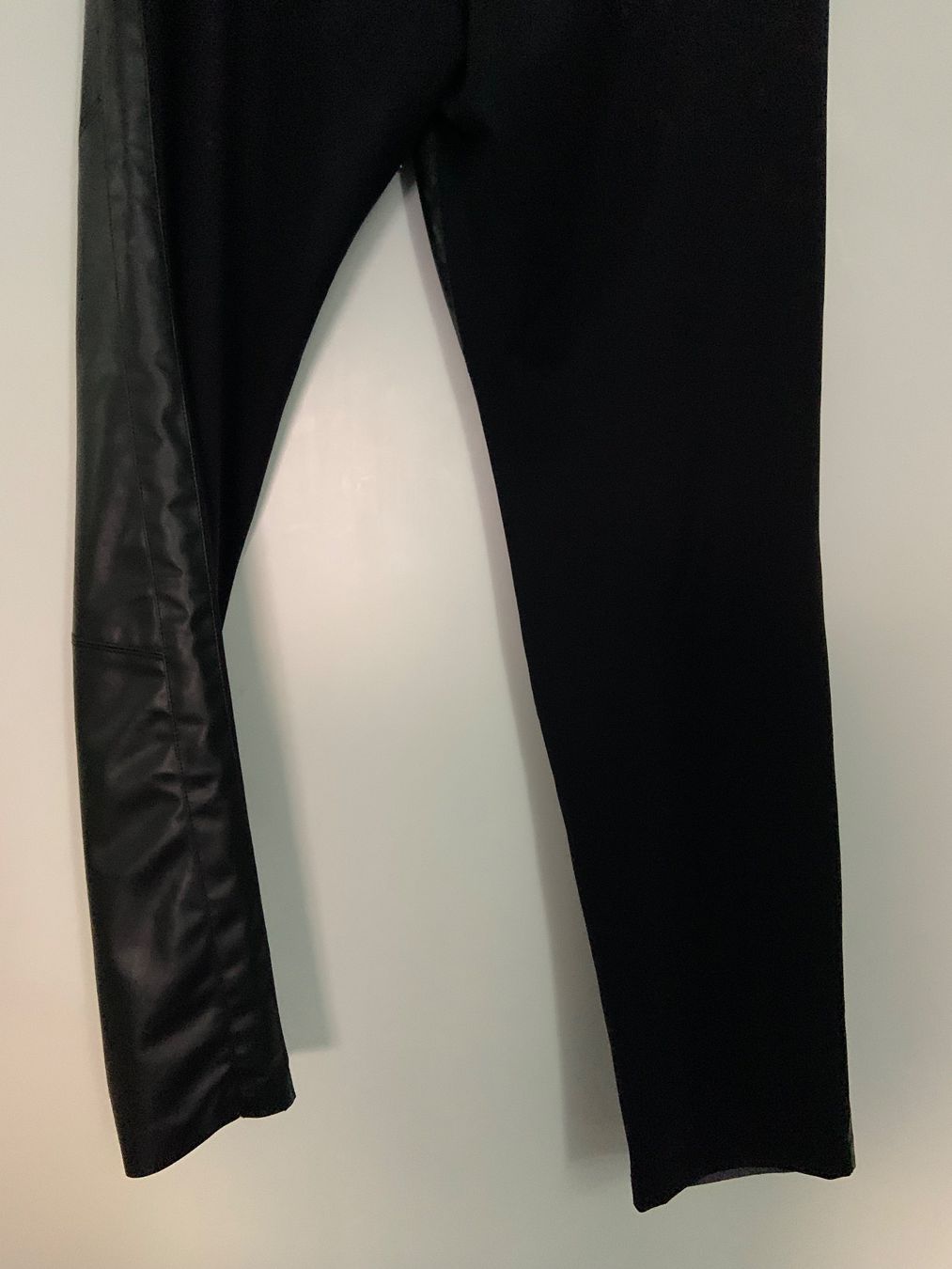 Marc Cain Pantaloni: Marc Cain Hose in Lederoptik, schwarz, Grösse Nr. 4 – Usato da Niederteufen venduto da mix18 5