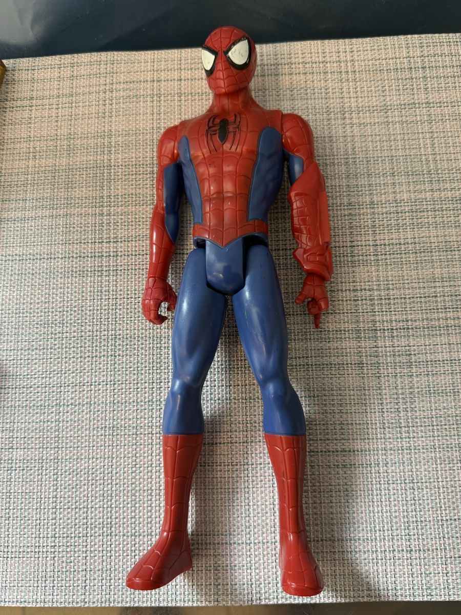 Statuette: Marvel Spider-Man Titan Hero Figur 30 cm Hasbro 2012 – Usato da Grenchen venduto da swiss.antiques