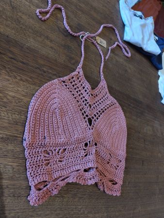 Gehäckeltes crop top rosa S