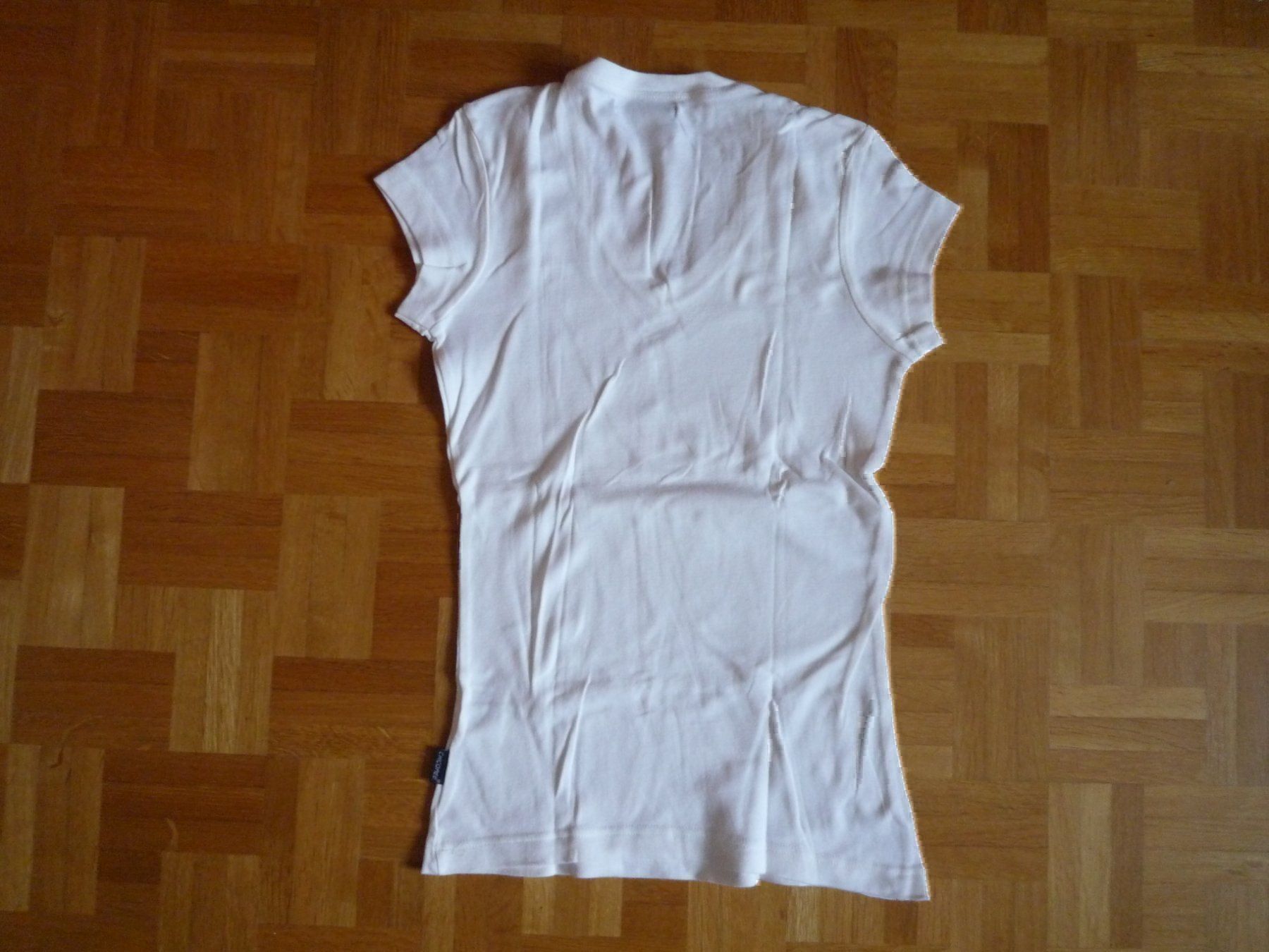 T-shirt: T-Shirt mit V Kragen – Usato da Rafz venduto da Sonnenblume305 1