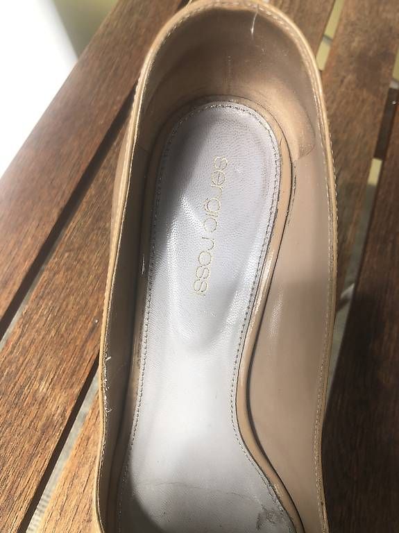 Scarpe da donna: Pumps sergio rossi 38.5 – Usato da Basel venduto da Brubaba 1