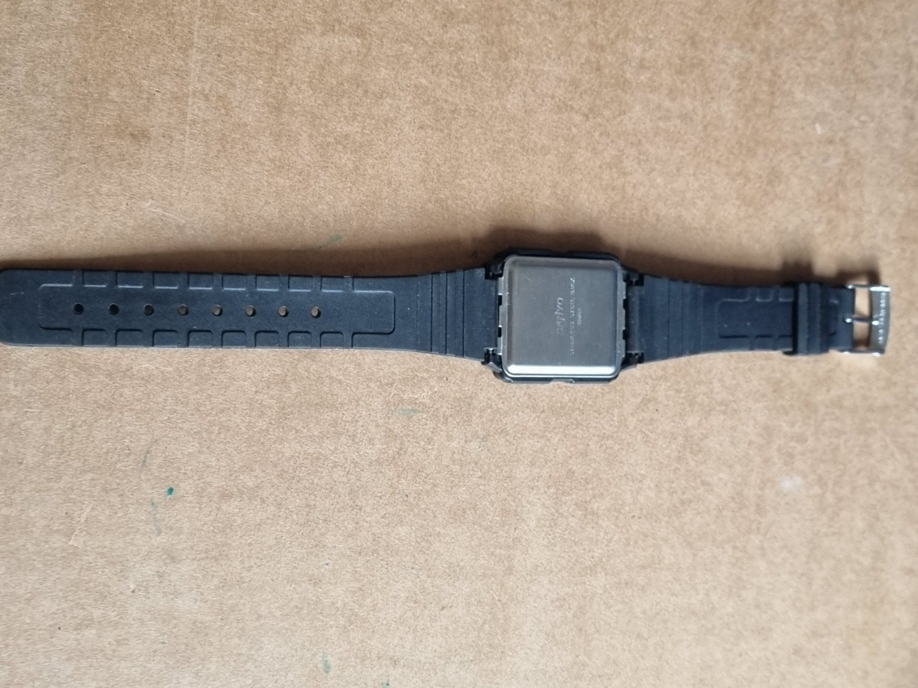 Orologi: Sanyo Taschenrechner Uhr – Difettoso da Schaffhausen venduto da Leveron13 3