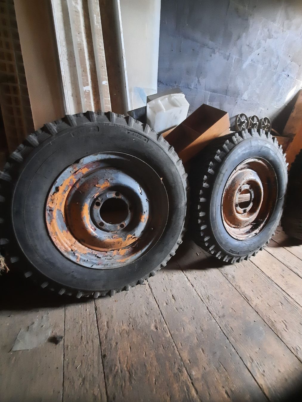 Jeep Pneumatici & Ruote complete: Roue pour Willys Jeep – Usato da La Ferrière venduto da sim_q8gs 2