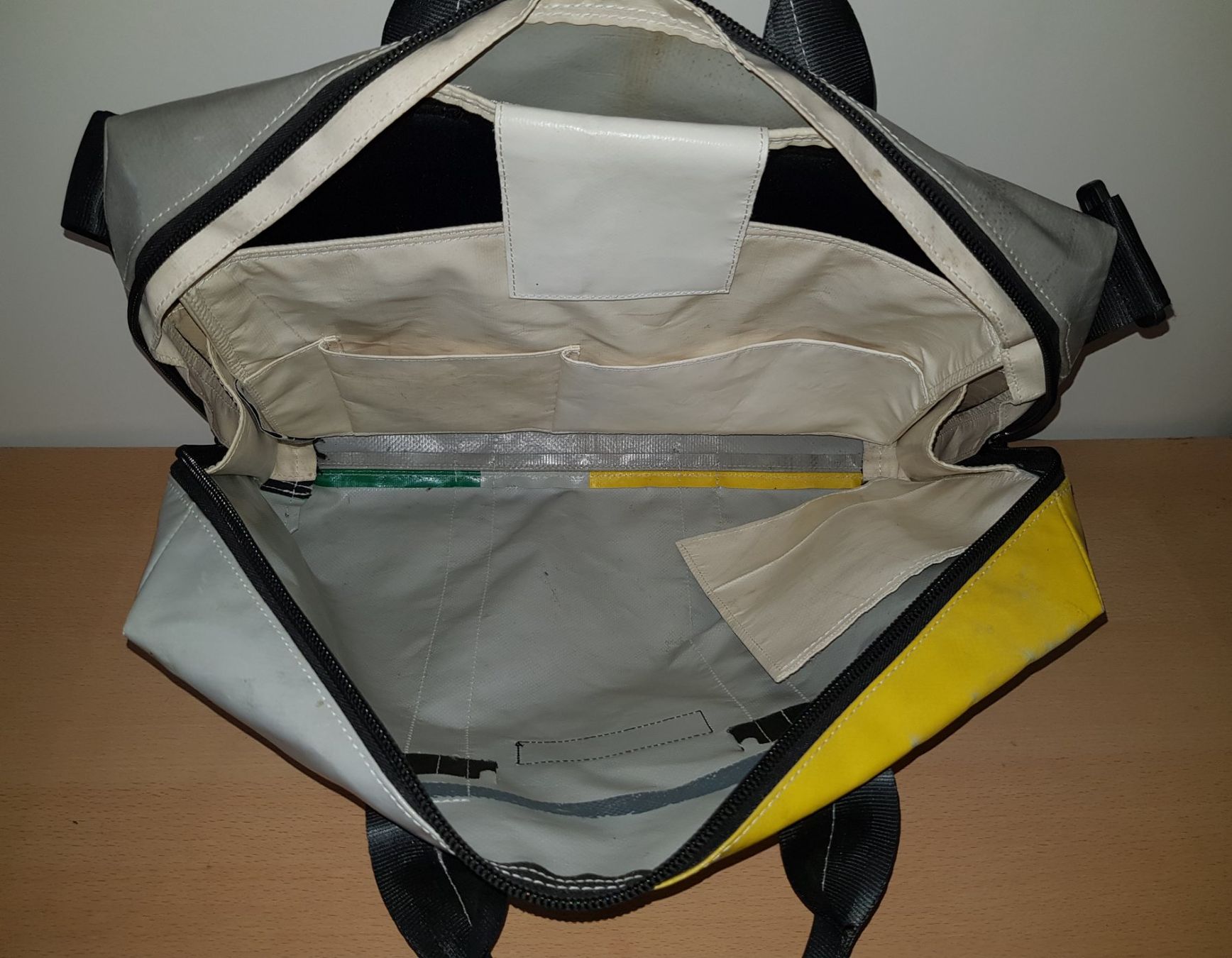 Freitag Borse: Freitag Laptoptasche F77 Ben – Usato da Basel venduto da chien008 8