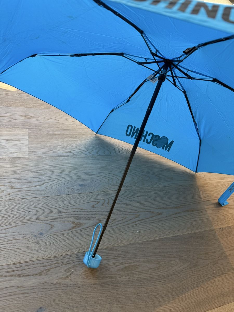 Moschino Parapluies: Moschino Mini Schirm, hellbl, ! – D'occasion à Meilen par Dievondort