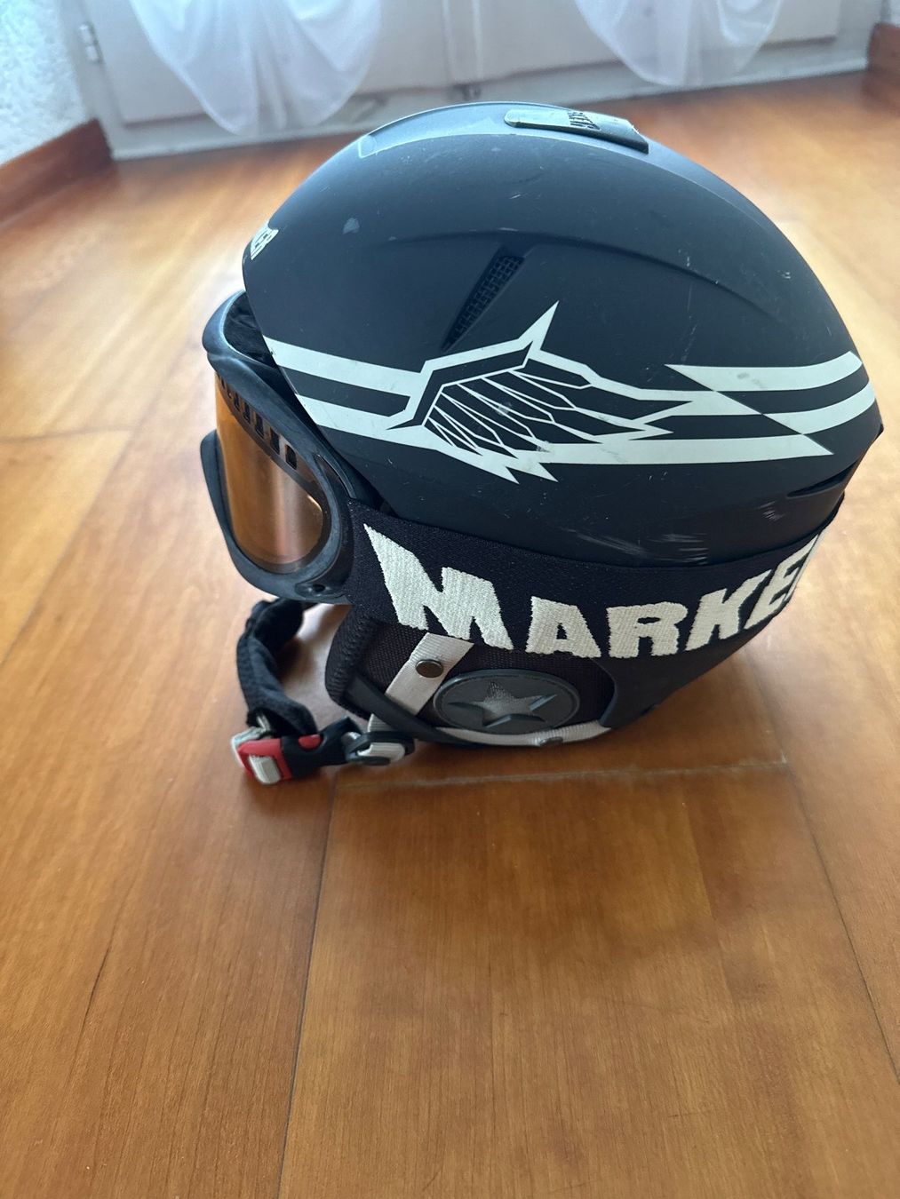 Marker Caschi: Skihelm mit Goggle Marke Marker Schwarz grösse M/58 – Usato da Thalwil venduto da vernasm 1