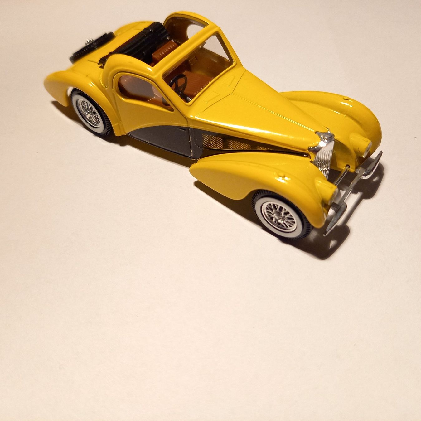 Bugatti Modellini d'auto: Bugatti Atalante 1939 solido – Nuovo e nell'imballaggio originale da Neuchâtel venduto da Philippeflecherouge