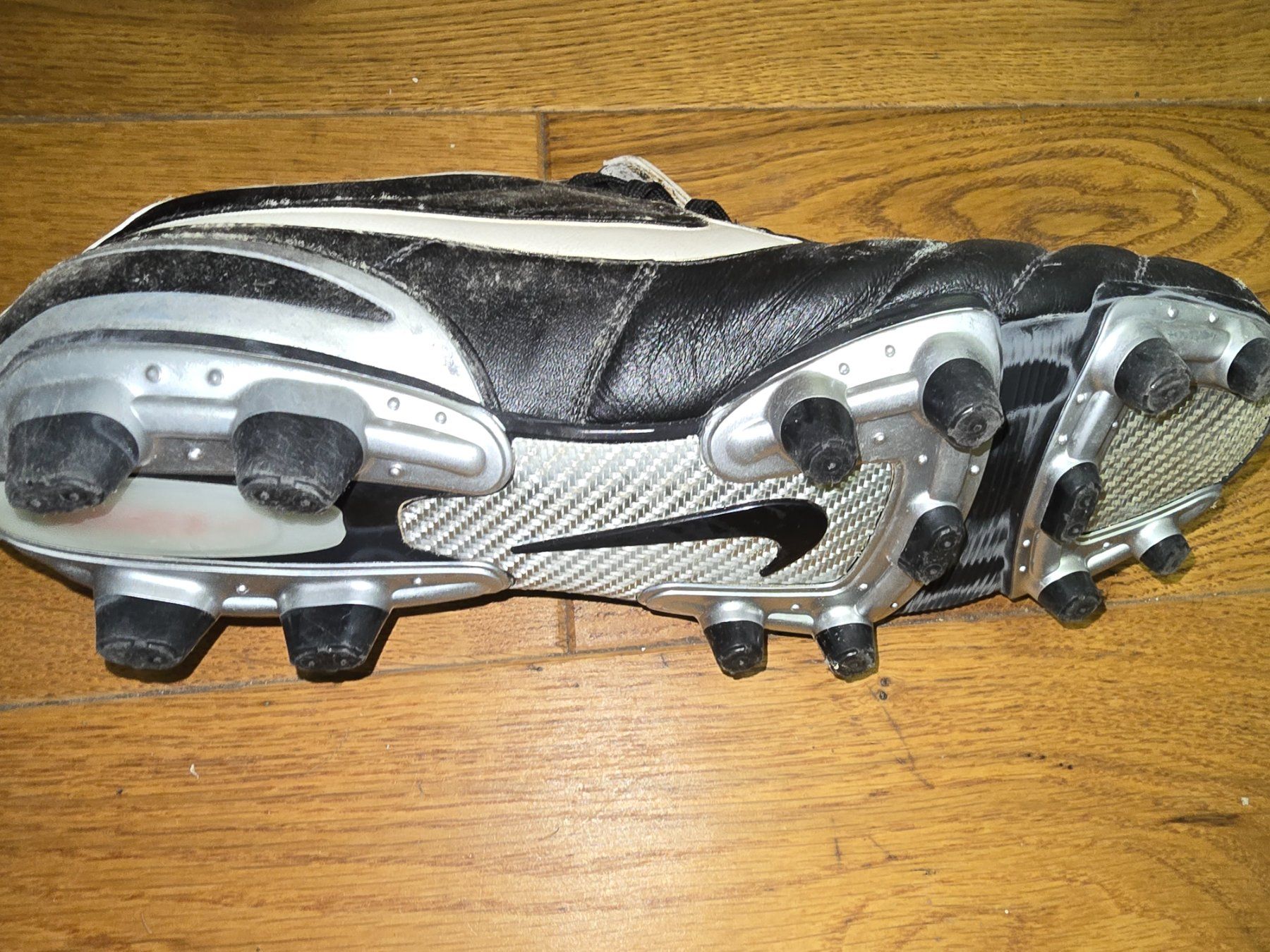 Nike Scarpe da uomo: Nike Leder Fussballschuhe – Usato da Bronschhofen venduto da dvnb 4
