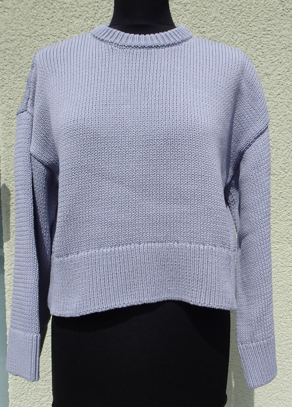 Esprit Pulls & Sweat-shirts: Esprit Strickpullover blau dick kurz weite ärmel Gr S – D'occasion à Winterthur par blumeblau77