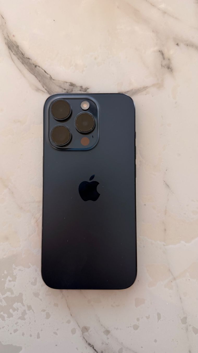 Apple Portables: Iphone 15pro 128gb – D'occasion à Dietikon par jul_2fmj 1