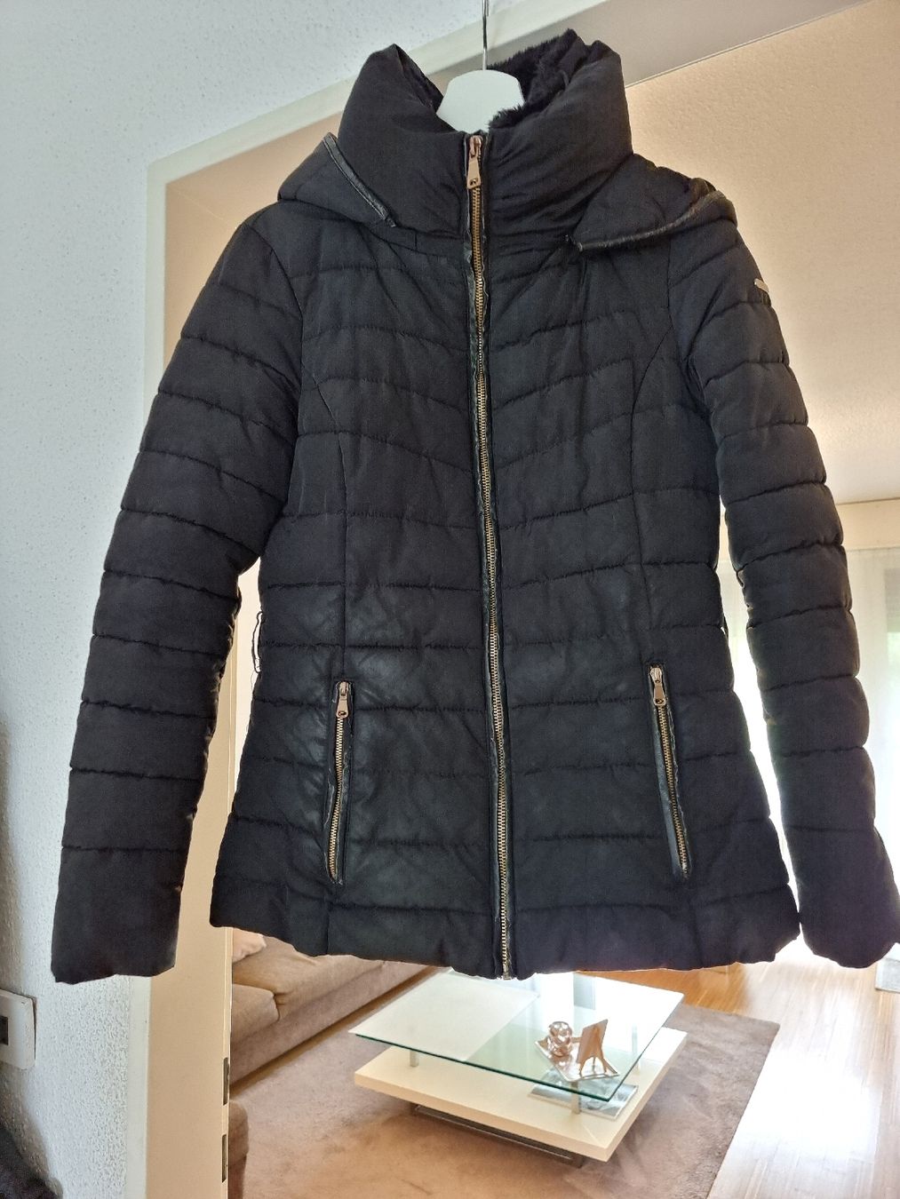 Esprit Giacche: Esprit Steppjacke Winterjacke Gr.34 schwarz – Usato da Veltheim AG venduto da gave04
