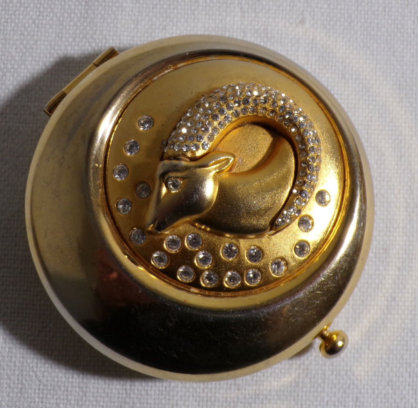 Estée Lauder Make-up: Estée Lauder Puderdose Steinbock – Usato da Dübendorf venduto da alracfo