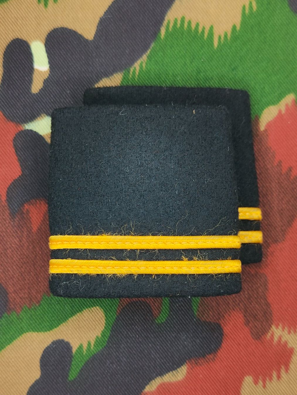 Placchette & Badge: Schulterpatten Oberleutnant Se – Usato da Bauma venduto da SwissMilitaria