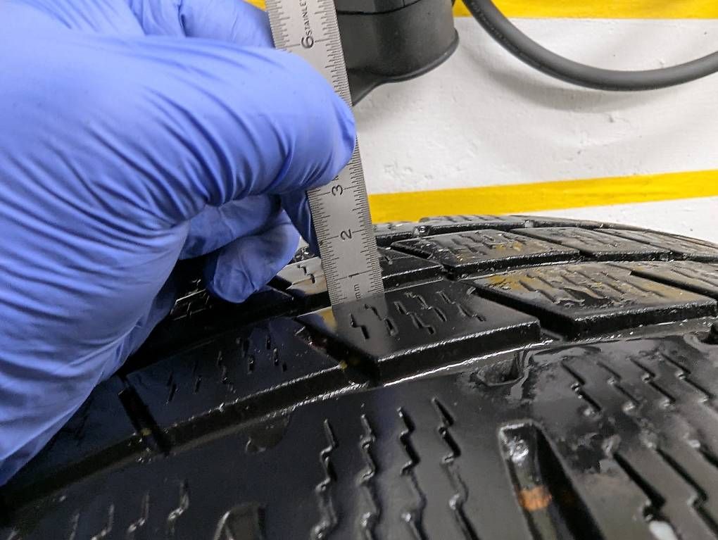 Pneumatici & Ruote complete: Original VW T5 / T6 Winterräder – Usato da Flüh venduto da Tavullia 1