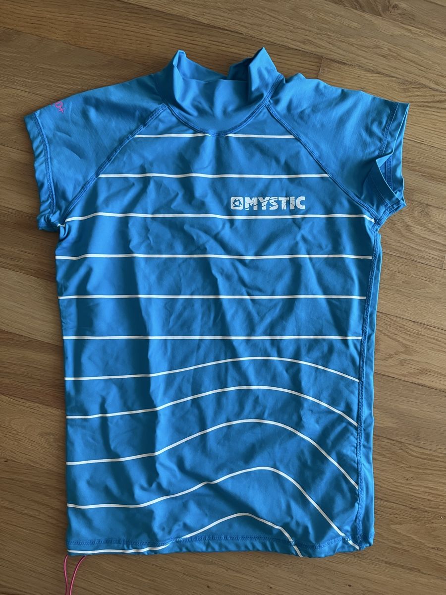 Mystic Costumi da bagno & Bikini: Mystic Lycra Shirt Grösse S – Usato da Frauenfeld venduto da heyLani