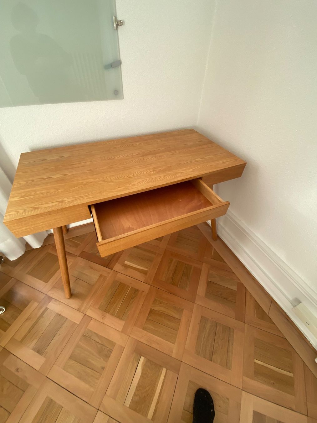 Schreibtische: Pult mit Schublade – Gebraucht aus Horgen von Nathigruen 1