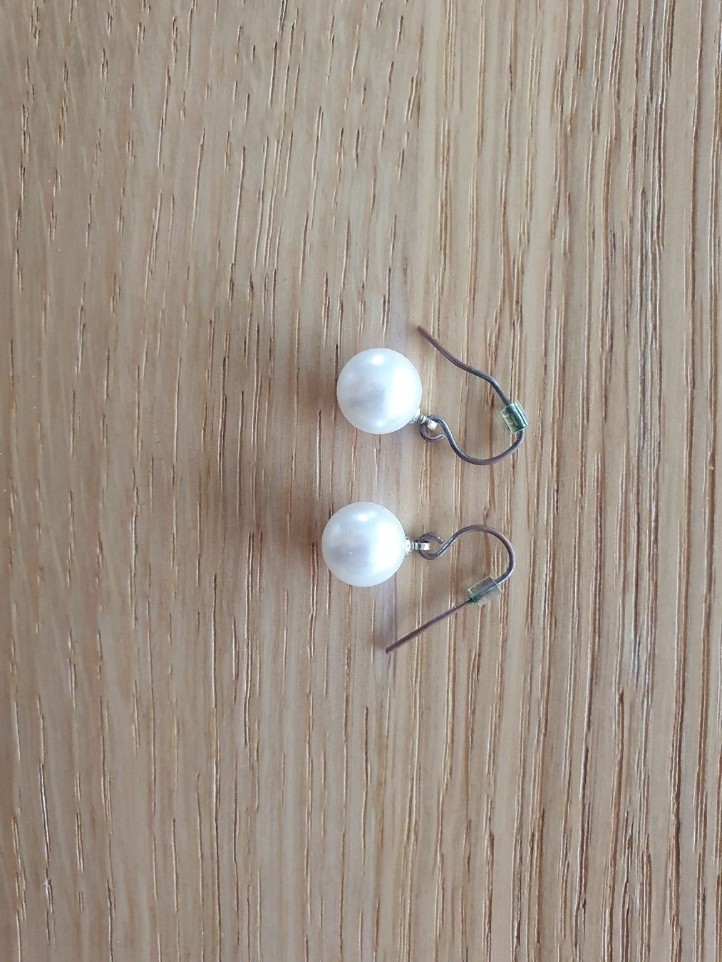 Orecchini pendenti & Orecchini a lobo: Elegante Ohrringe mit Perlen Optik – Usato da Moosseedorf venduto da Sonnenschein.. 1