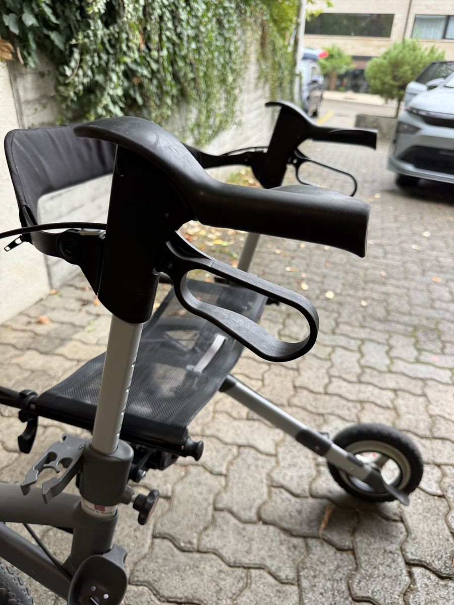 Ausili per la deambulazione: Rollator – Usato da Oetwil a.d. Limmat venduto da Nizina 3