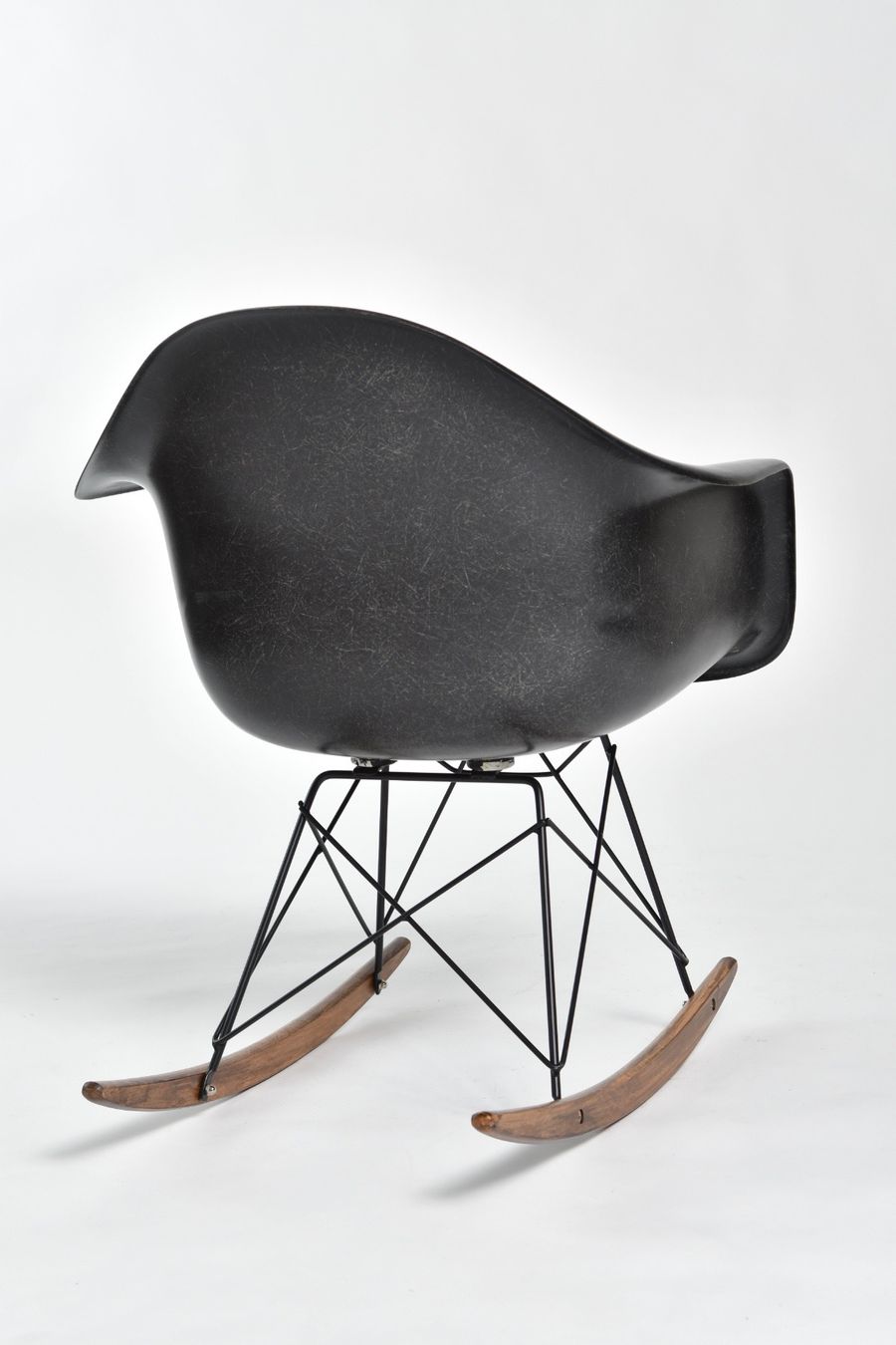 Vitra Sedie: Charles & Ray Eames Rocking Chair – Usato da Zürich venduto da IndividumCH 6