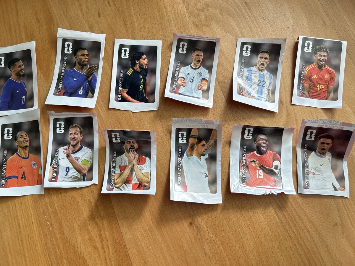 Panini Carte collezionabili: ALLE 12 CC Kleber Panini FWC 2026 – Nuovo (secondo la descrizione) da Magden venduto da tag_j2fz