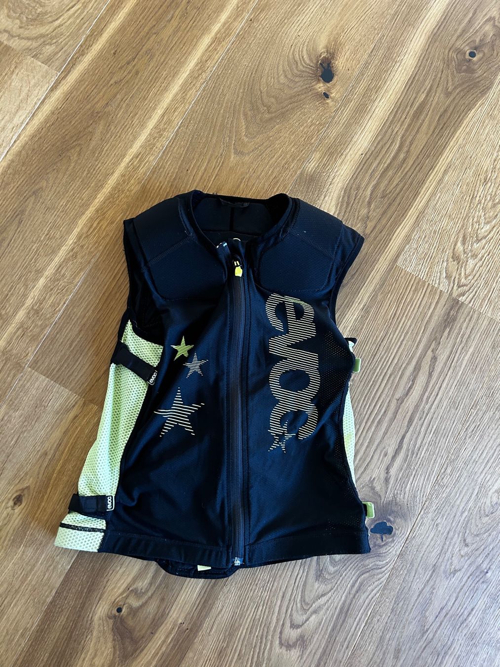 Evoc Schutz & Schoner: Evoc Protector Vest Kids – Gebraucht aus Chur von lea_qg88