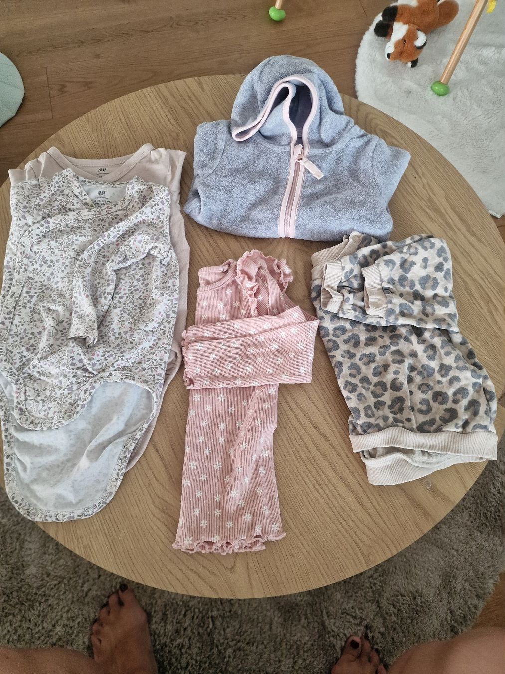 H&M Kleiderpakete & -sets: Kleiderpaket Mädchen Gr.74 – Gebraucht aus Klosters von Meli2801 1