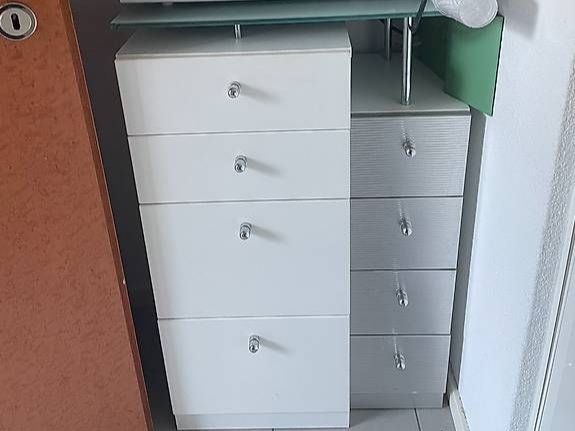 Scrivanie: À donner  Matériel de bureau – Usato da Nyon venduto da sal_f2rb 2