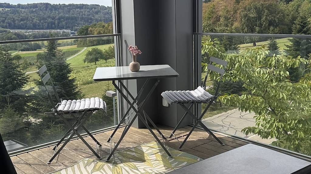 Tische: Balkonset / Bistro-Set  Tisch + 2 Klappstühle – Gebraucht aus Uitikon Waldegg von eka_76f8