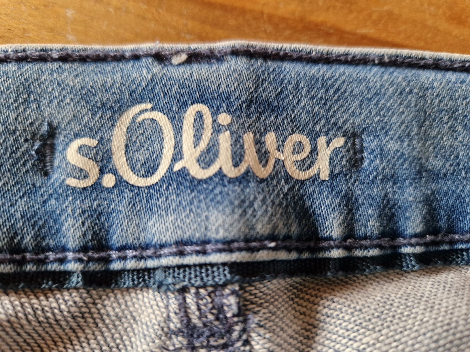 S.Oliver Pantaloni: Neue s.Oliver Jeans, hellblau, Gr. 158 regular mit Gummizug – Nuovo (secondo la descrizione) da Niederscherli venduto da 20sydney02 5