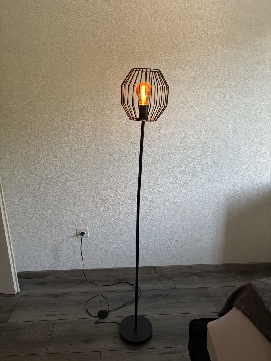 Lampen: Stehlampe – Neu (gemäss Beschreibung) aus Menziken von jul.kl