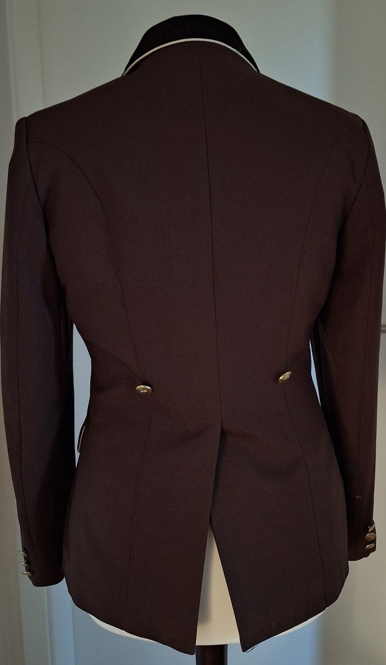 Jacken: Fabrikneue Turnier-Reitjacke d'Braun – Neu (gemäss Beschreibung) aus Milken von Dnybe 3