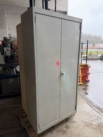 Tiefer massiver Metallschrank inkl Schlüssel 100x47x198