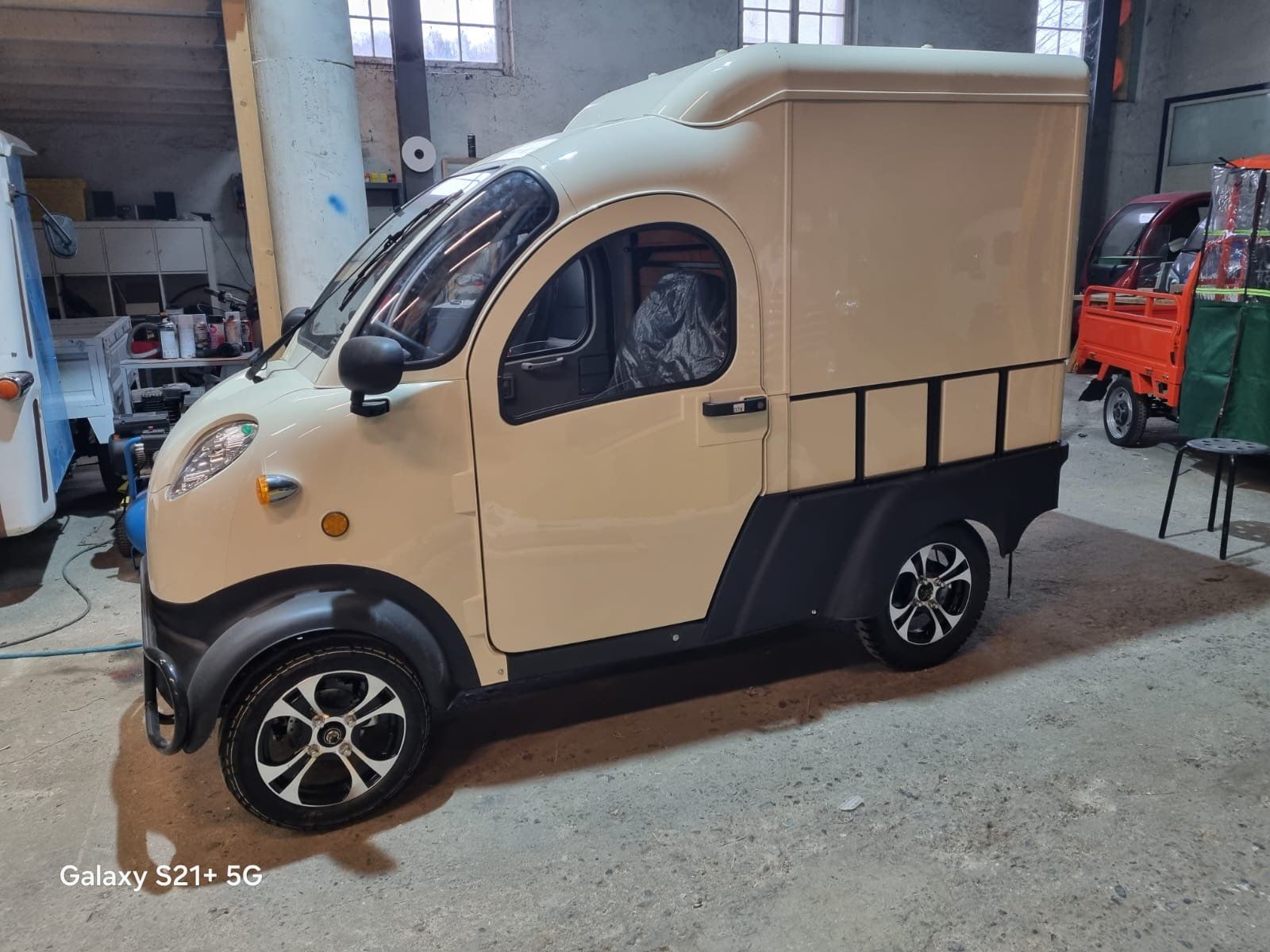 Voiturettes électriques: Neu E- Cargo mit Laderaum – Neuf (Voir description) à Bünzen par Turbolino5 1
