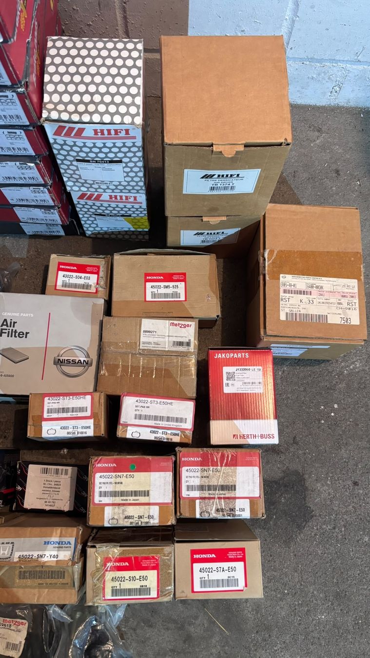 Tutti pezzi di ricambio auto: Auto Ersatzteile – Nuovo e nell'imballaggio originale da Gossau SG venduto da N.Milan 1