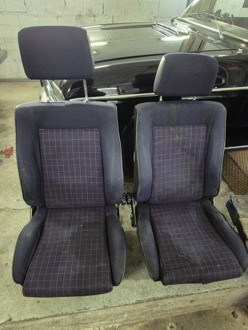 Volkswagen Tutti pezzi di ricambio auto: Original VW Golf 1 Cabrio Sitze – Usato da Hausen am Albis venduto da David_92 1