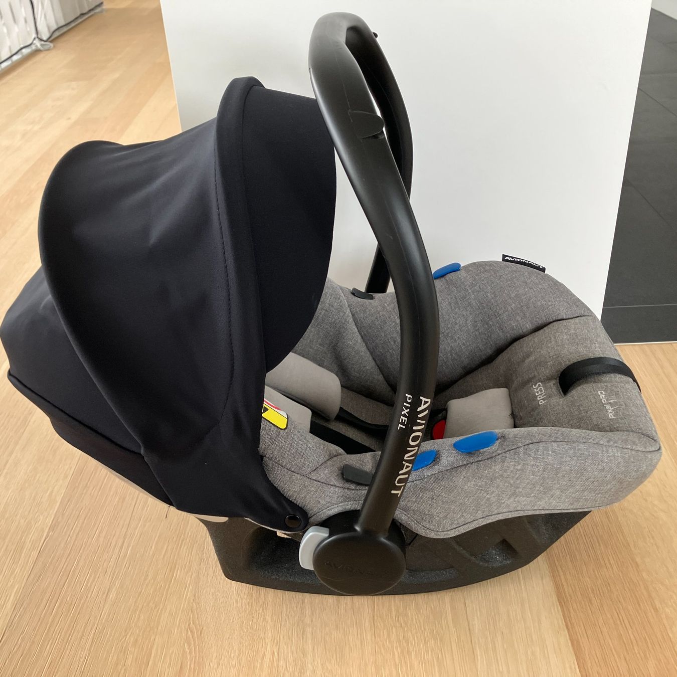 Seggiolini per auto: Avionaut Pixel Pro in Grau – Usato da Zürich venduto da tscherel 2